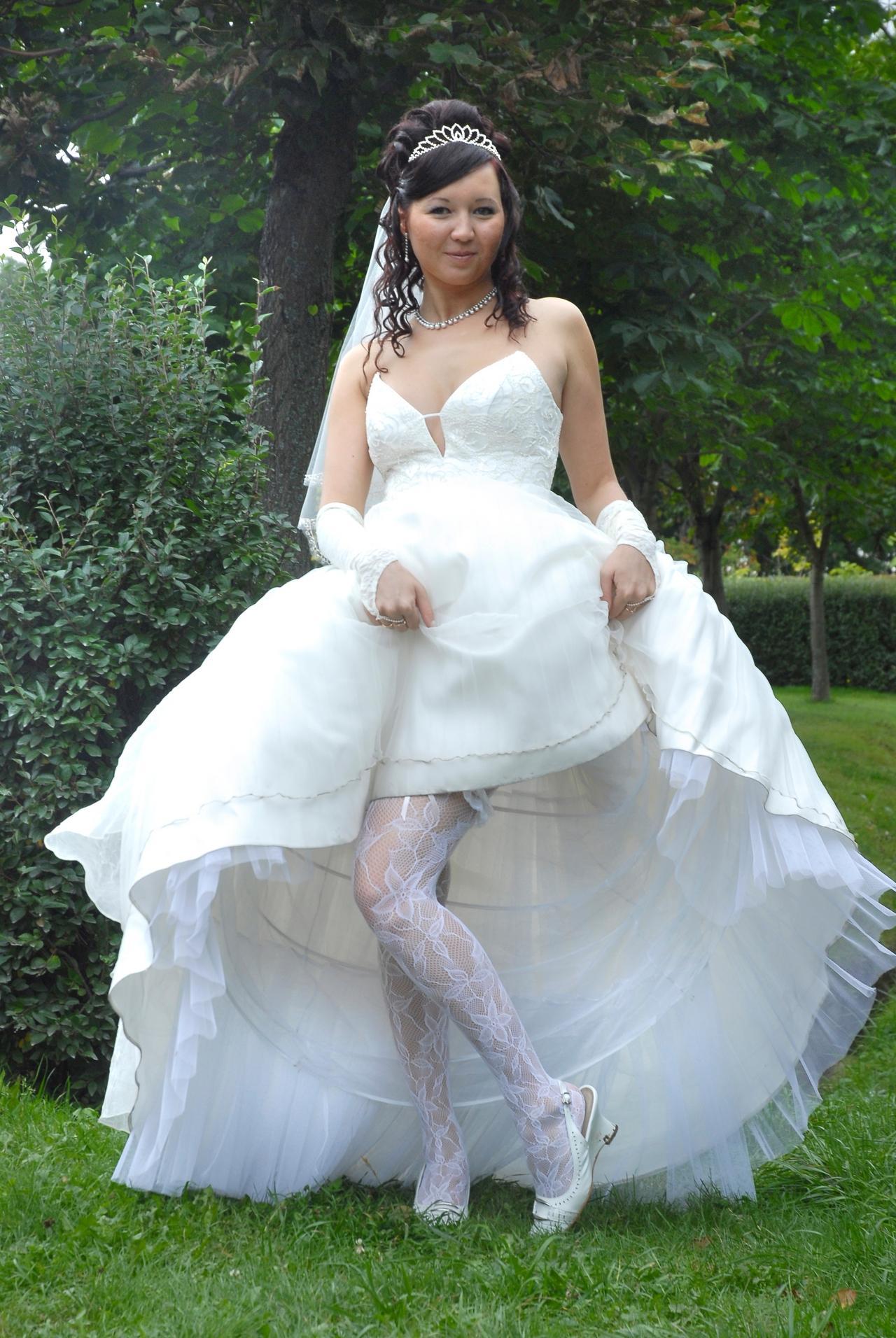 Real Free Gallery Of Amateur Brides Upskirt
